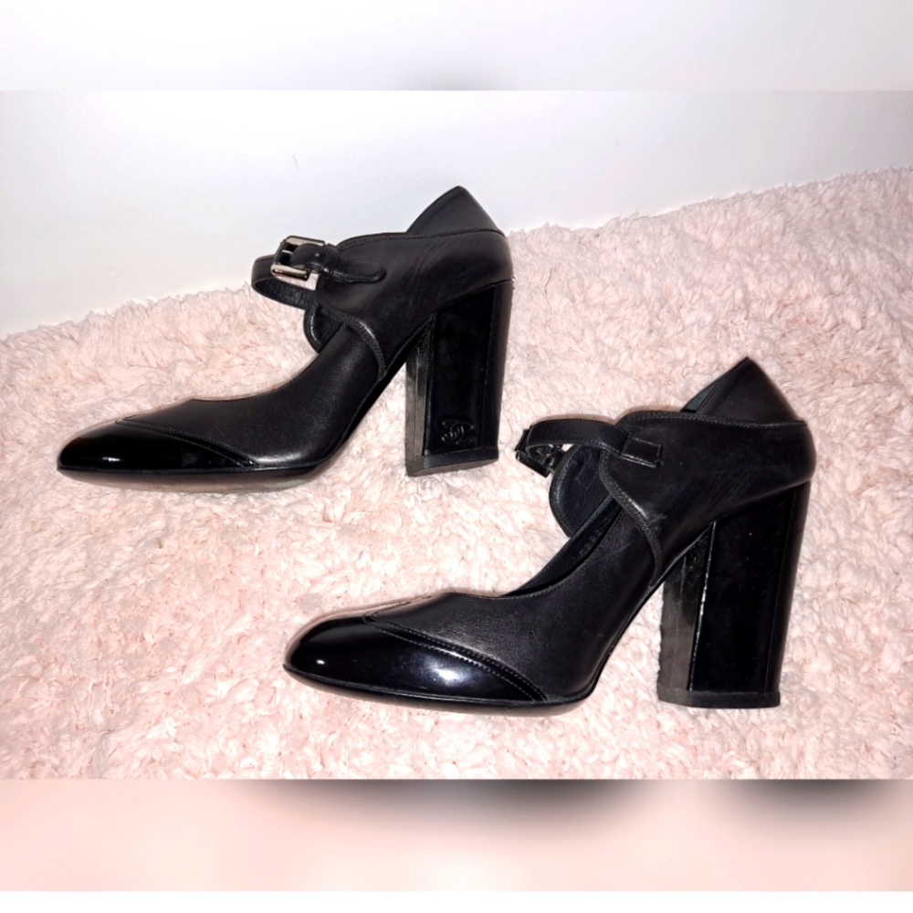 Chanel Vintage Mary Jane Pumps